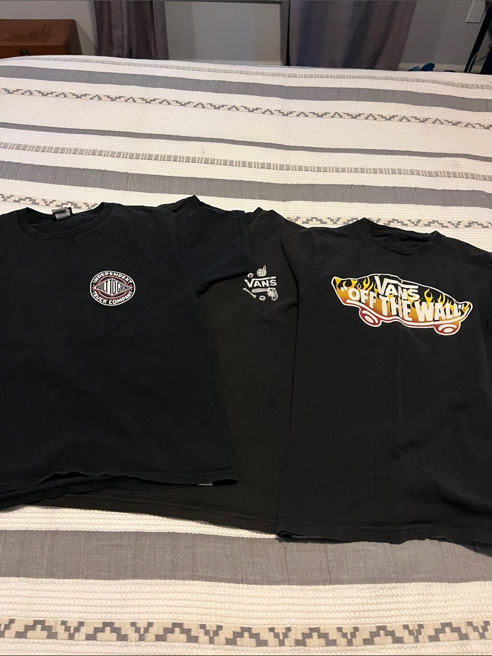 Vans Black Kids' skate T-shirt bundle